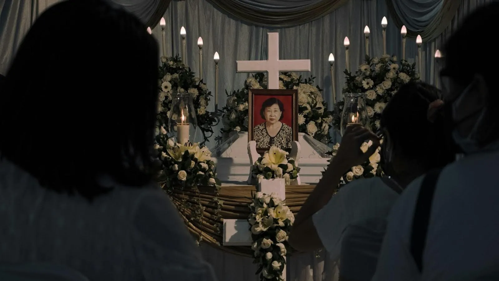 4. Offering Condolence Money (Pek Kim Sumbangan)