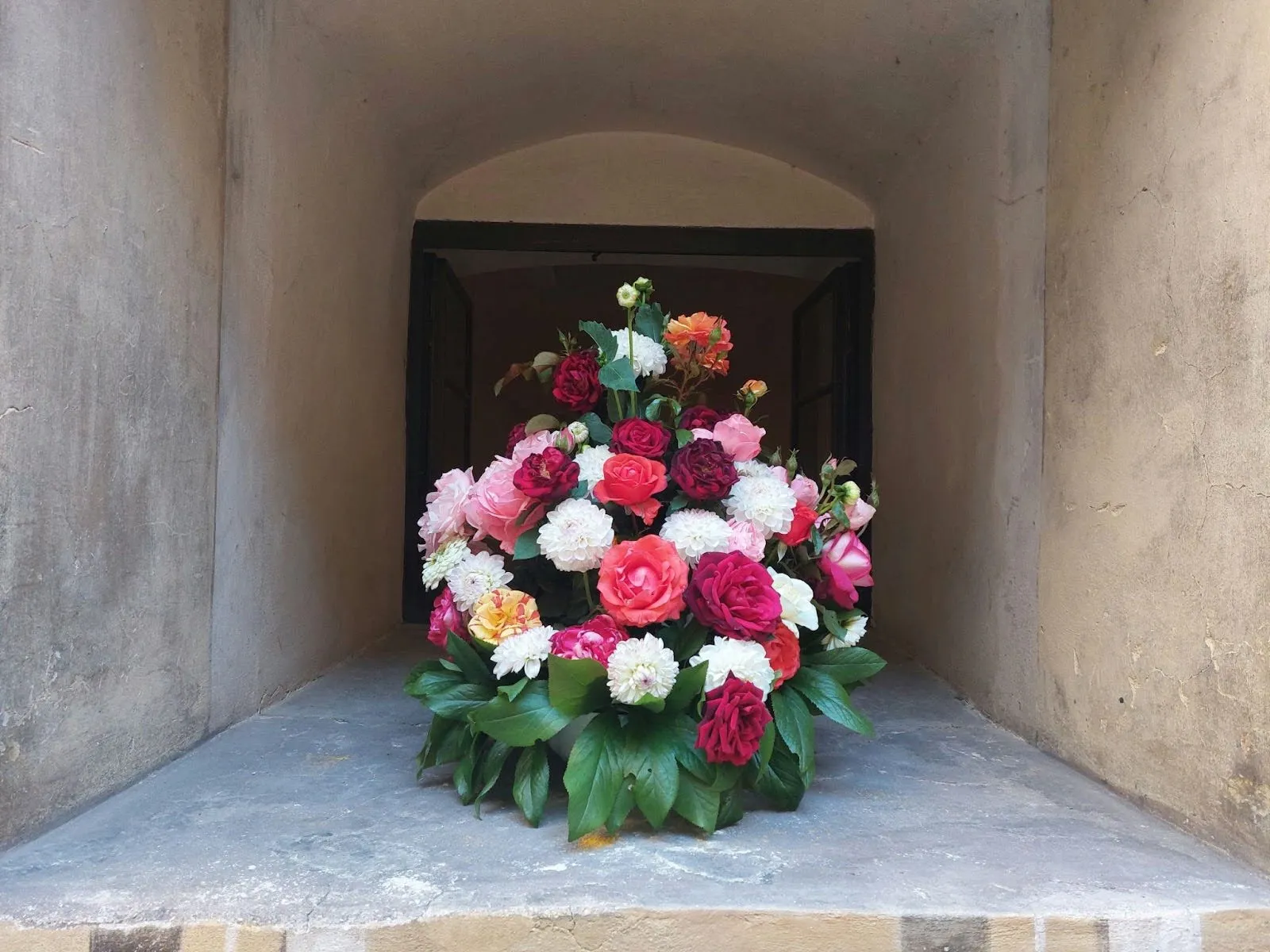 Wreaths, Stands, or Bouquets Which to Buy