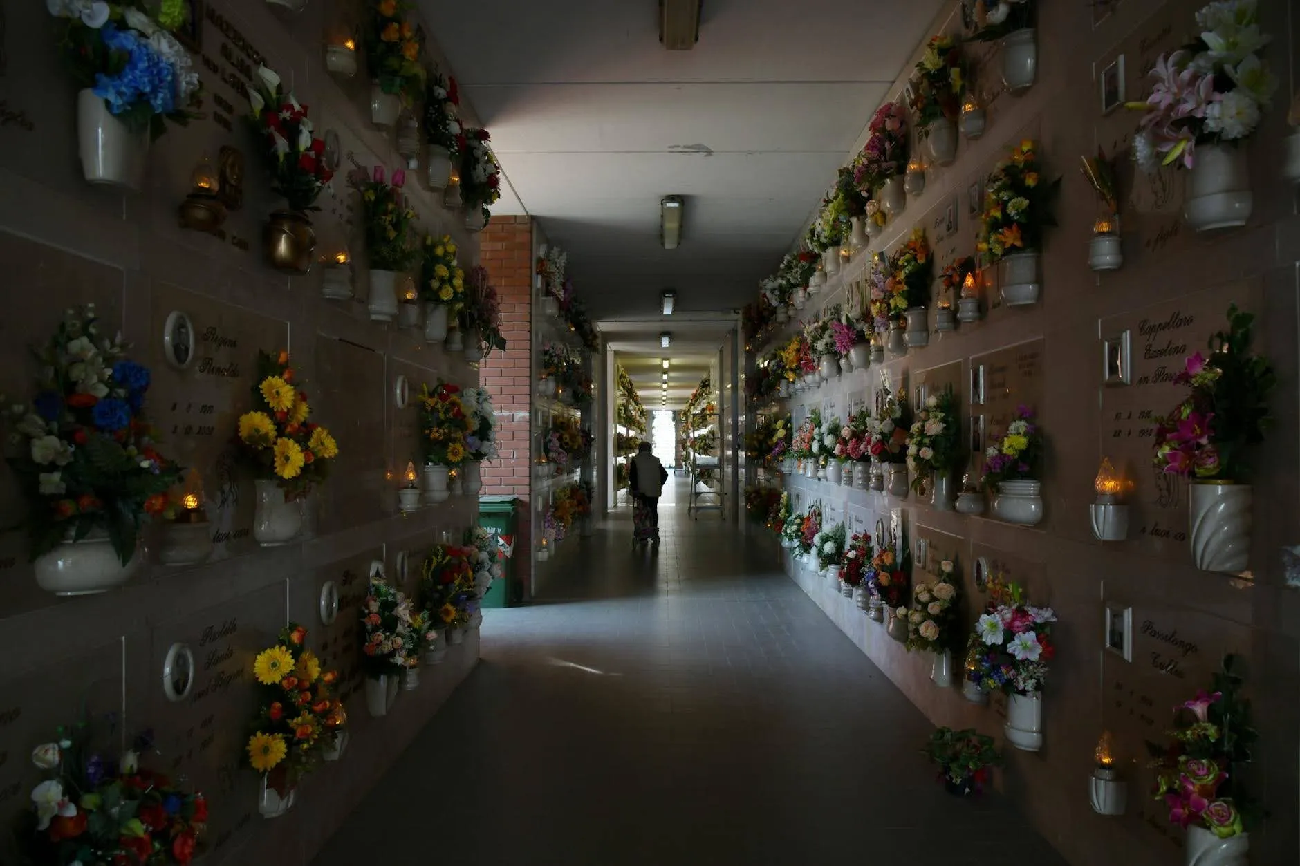 Average Cremation Urn Costs in Singapore